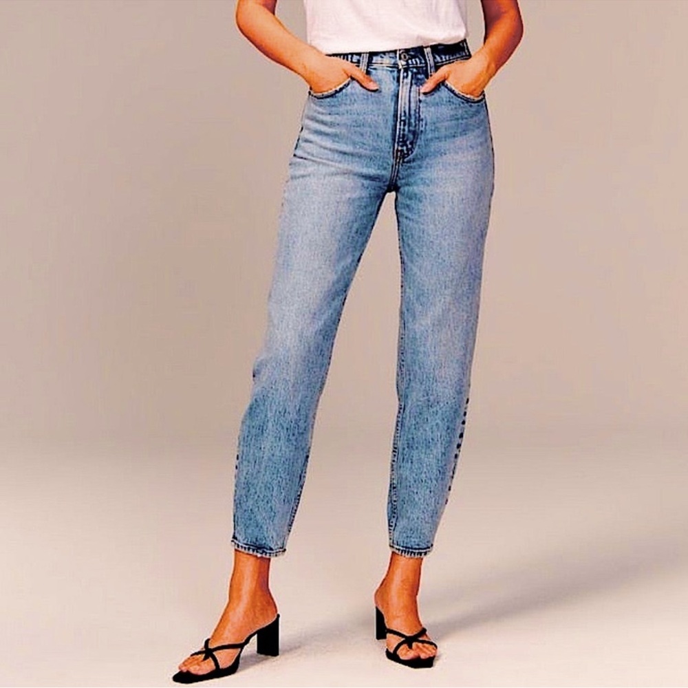 Abercrombie & Fitch 80s Mom High Rise Jeans Classic Everyday Medium Wash 27 4